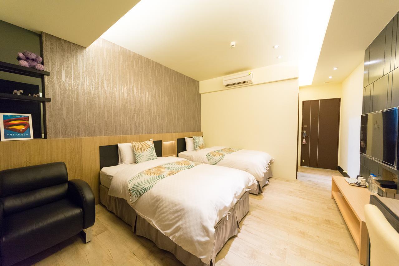 W Hostel Tainan Zewnętrze zdjęcie
