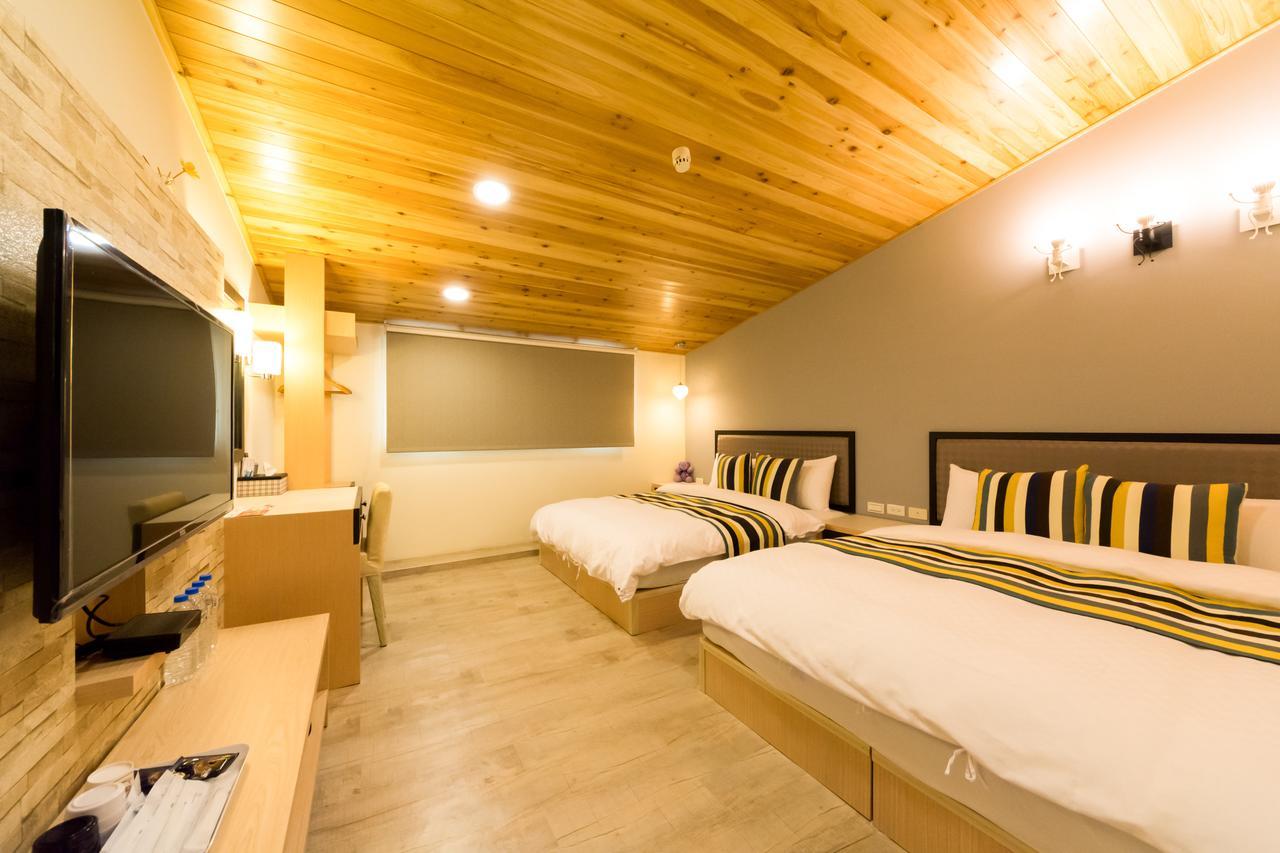 W Hostel Tainan Zewnętrze zdjęcie