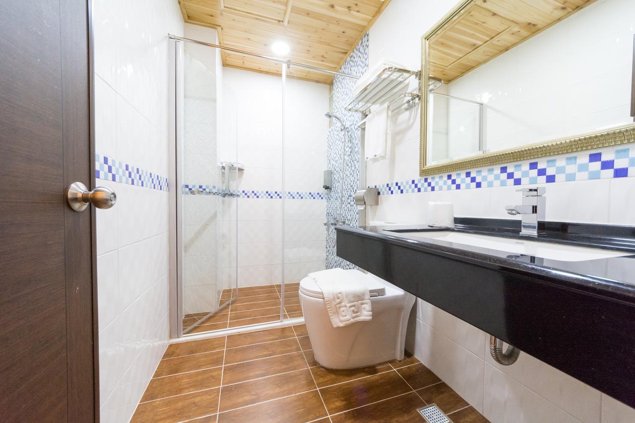 W Hostel Tainan Zewnętrze zdjęcie