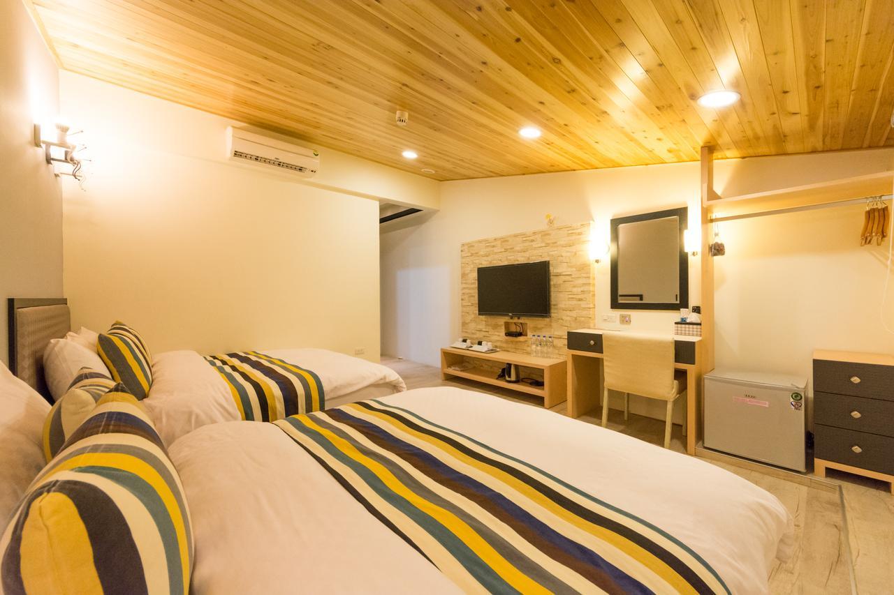W Hostel Tainan Zewnętrze zdjęcie