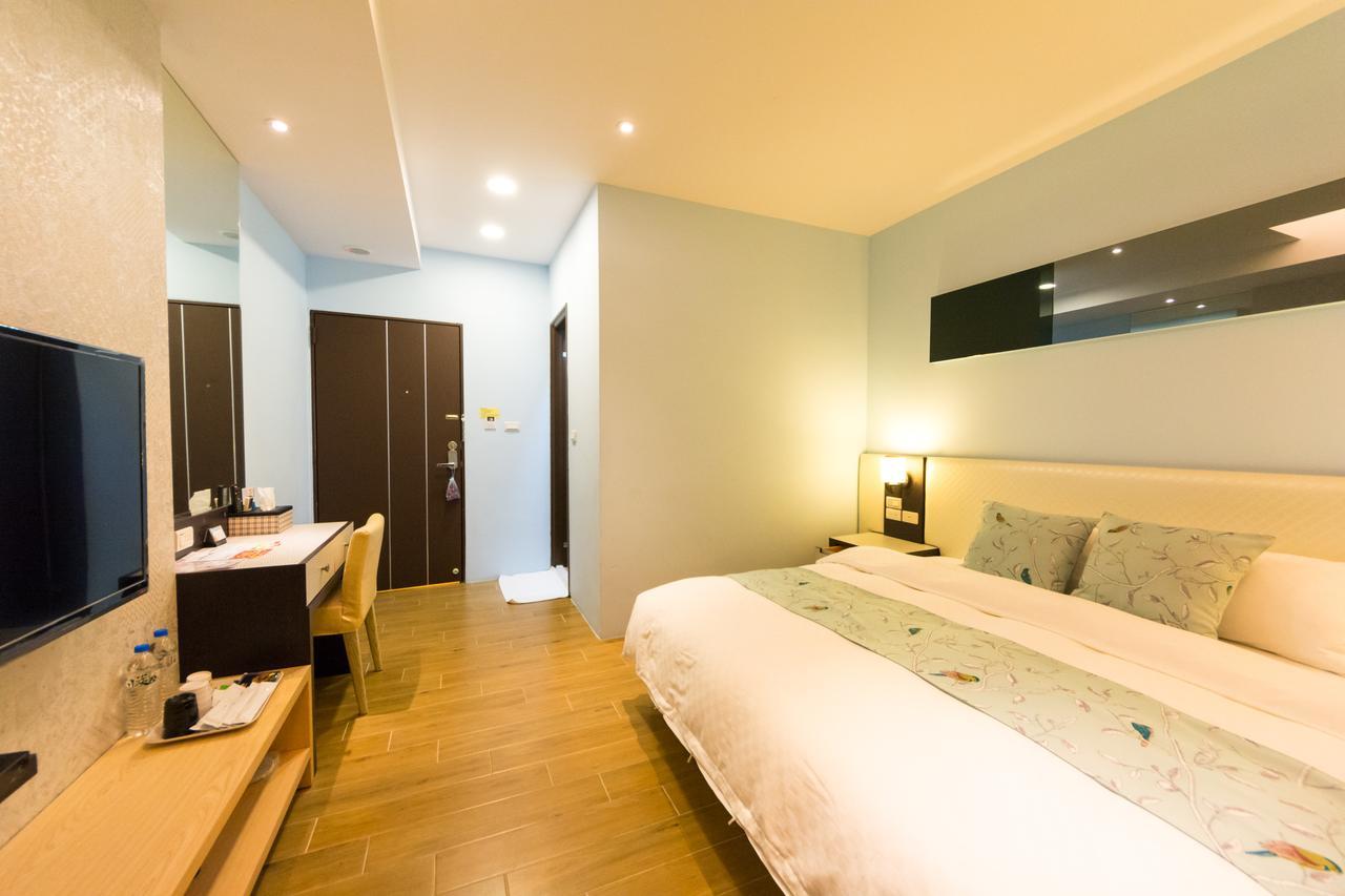W Hostel Tainan Zewnętrze zdjęcie
