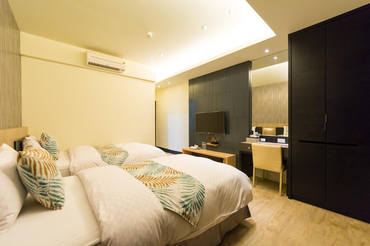 W Hostel Tainan Zewnętrze zdjęcie