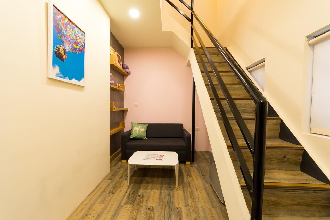 W Hostel Tainan Zewnętrze zdjęcie