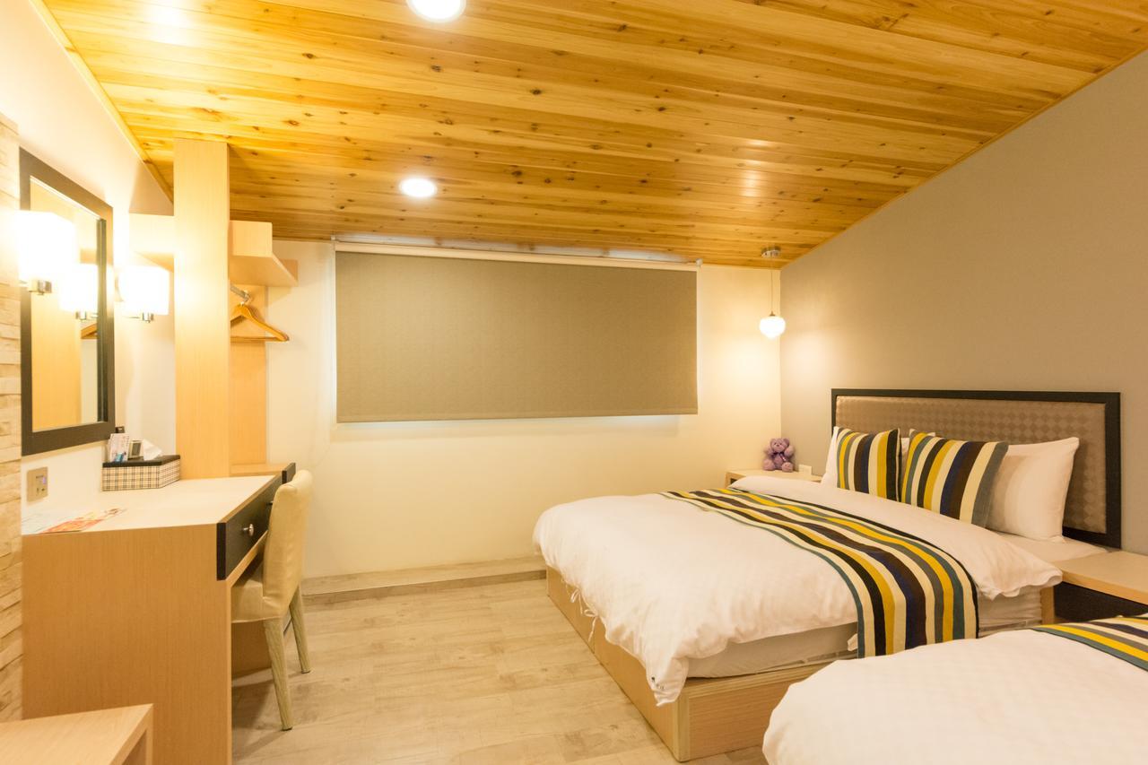 W Hostel Tainan Zewnętrze zdjęcie