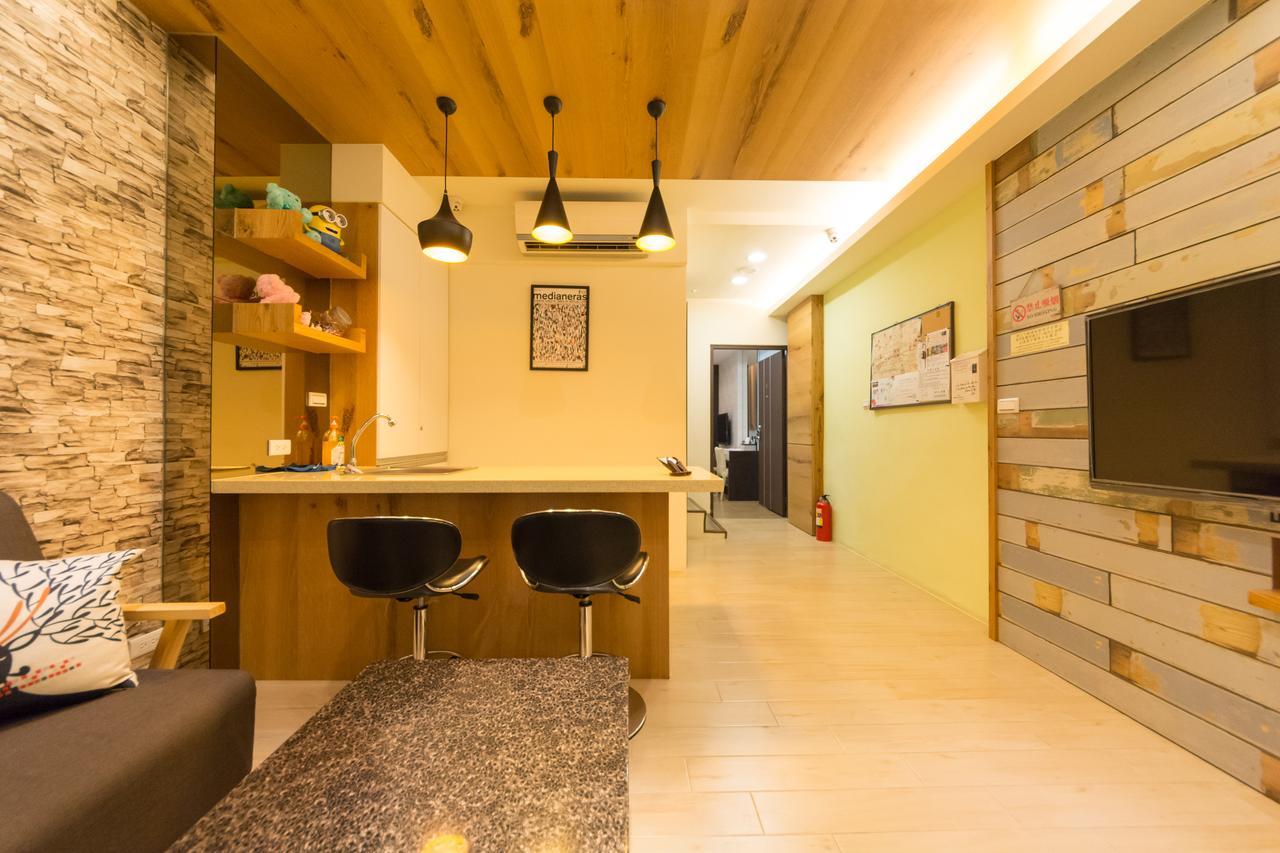 W Hostel Tainan Zewnętrze zdjęcie