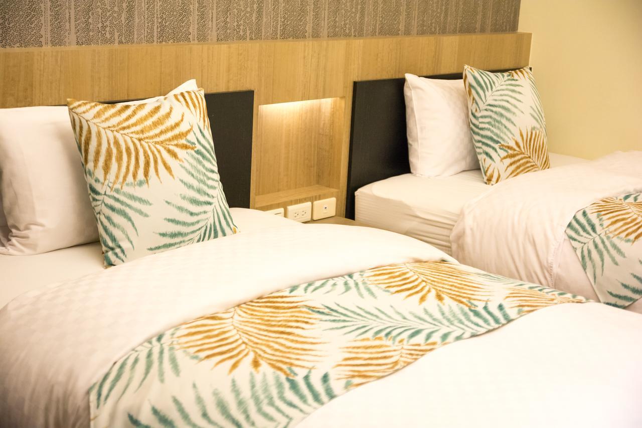 W Hostel Tainan Zewnętrze zdjęcie