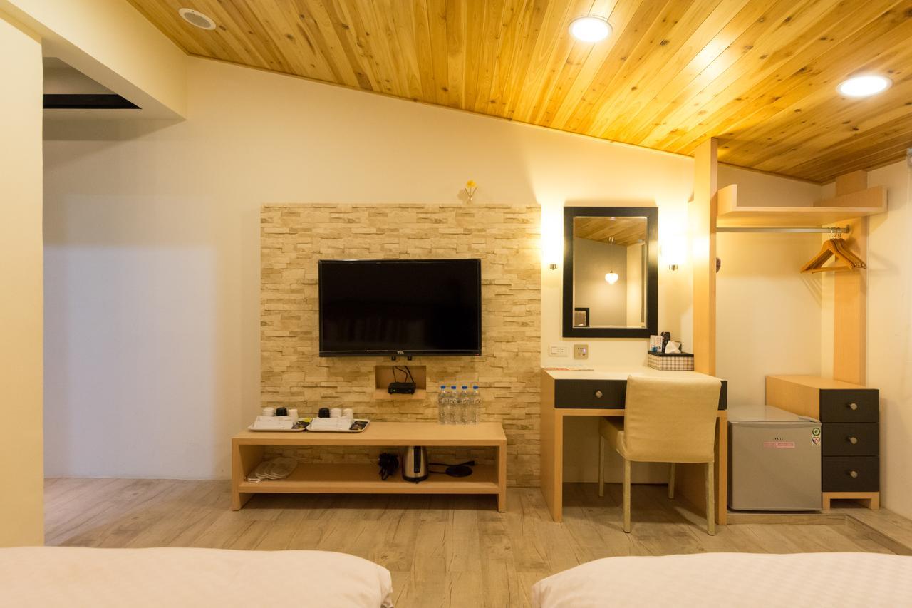 W Hostel Tainan Zewnętrze zdjęcie