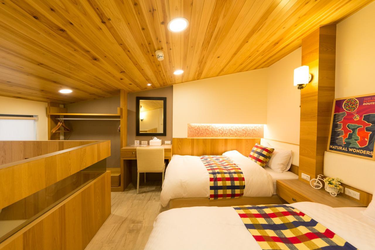 W Hostel Tainan Zewnętrze zdjęcie