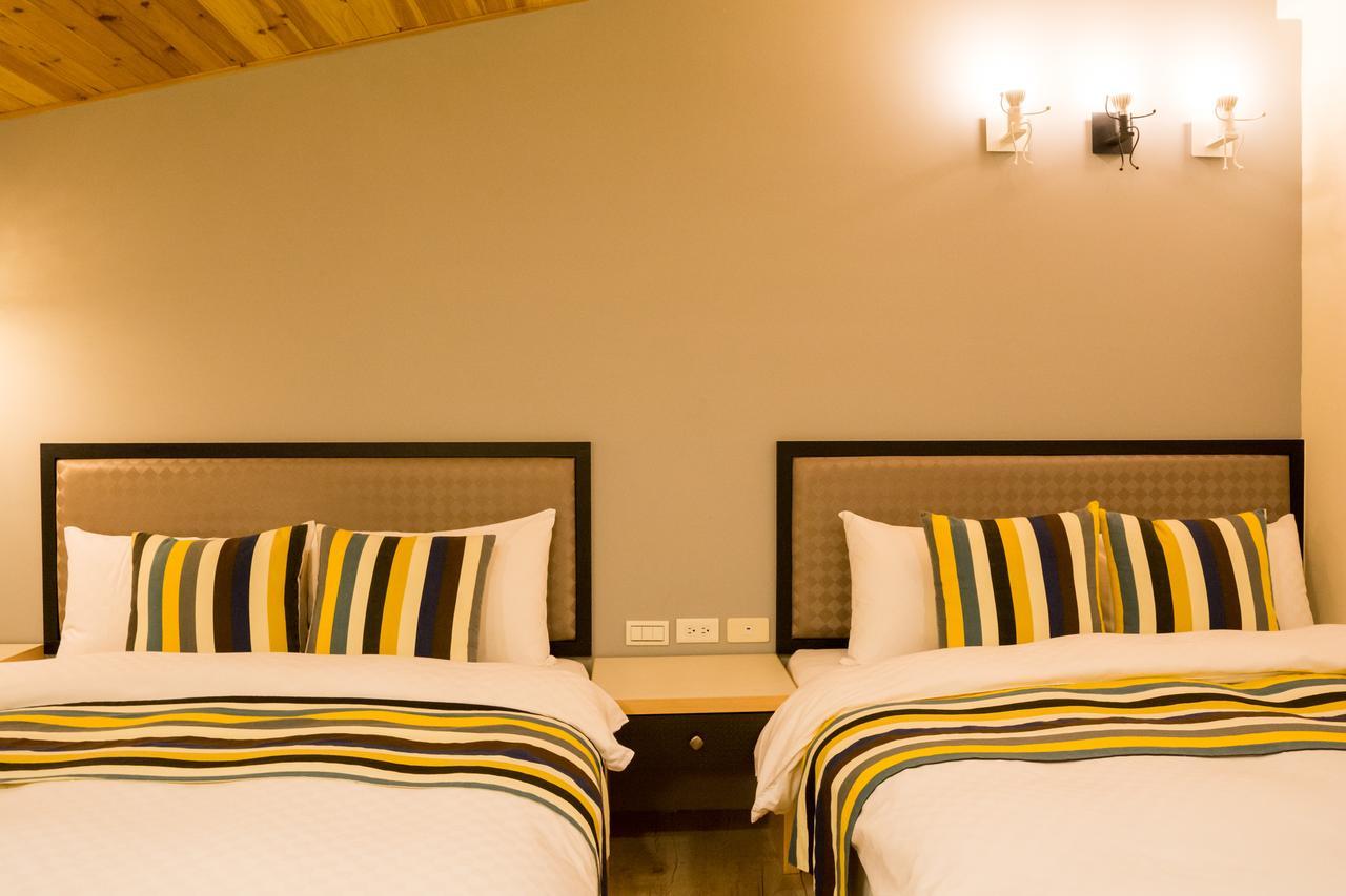 W Hostel Tainan Zewnętrze zdjęcie